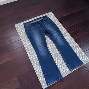 Old Navy Curvy Profile Mid-Rise Blue Jeans – Size 14